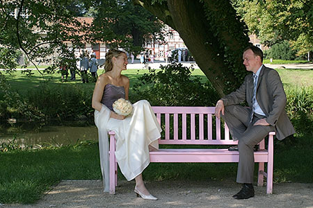 Hochzeit Karin und Oliver, Bank im Park